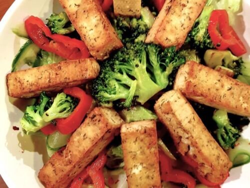 Tofu-suris-su-karstomis-darzovemis