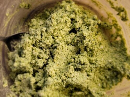 varskes-uztepele-su-poru-ir-prieskoninemis-zolelemis