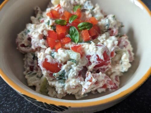 Varske-su-baziliku-ir-pomidorais