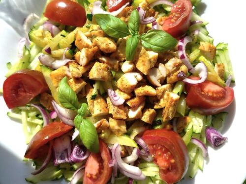 spalvotosios-salotos-su-vistiena