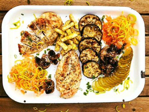 Pievagrybiai, baklažanai ir kitos daržovės, keptos ant griliaus