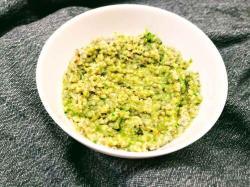 Miežinė košė su pesto padažu
