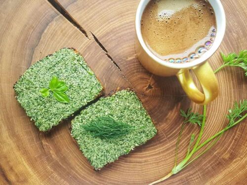 Sumuštiniai su morkų lapelių - krapų pesto