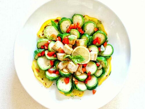 Tofu su Briuselio kopūstais ir patisonu