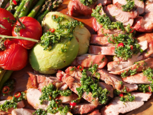 grilyje-kepta-kalakutiena-su-darzovemis