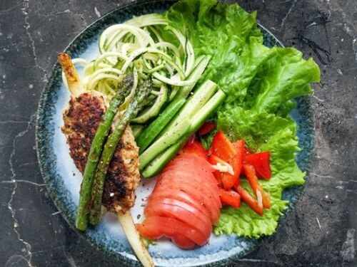 triusienos-kebabas-ant-baltojo-smidro