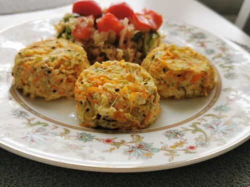 nesaldus-varskes-keksiukai-su-cukinija-ir-morkomis