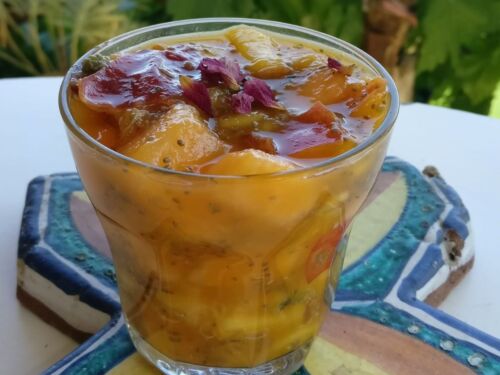 gaivus-vaisiu-desertas-su-medumi