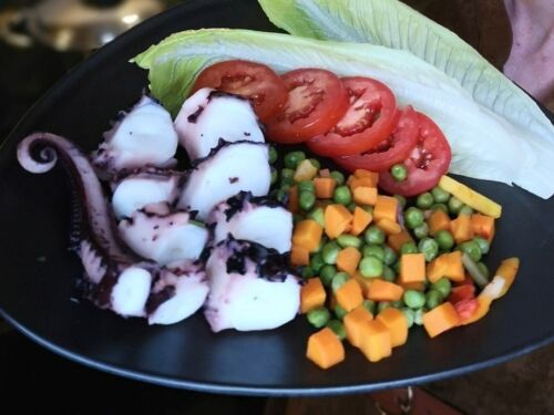 virtas-astuonkojis-pateiktas-su-karstomis-ir-saltomis-darzovemis