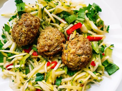 garuose-virti-kalakutienos-maltiniai-su-cukinijomis