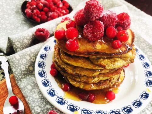 aviziniai-blynai-su-bananais-ir-naturaliu-jogurtu_