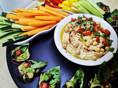 Keptu-baklazanu-uztepele-su-pomidorais-ir-pesto