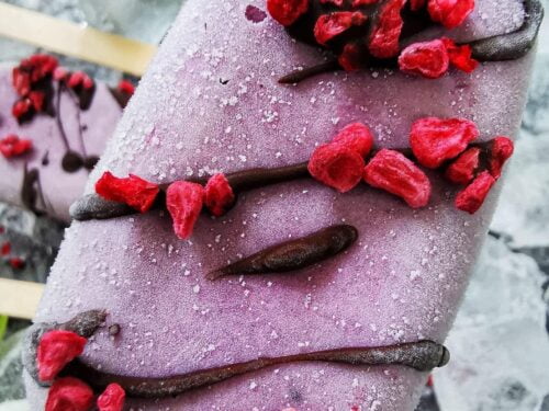 Augaliniai-anakardzio-riesutu-ir-gervuogiu-ledai