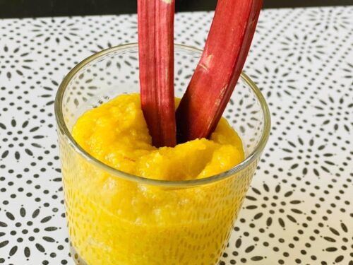 rabarbaru-ir-dziovintu-abrikosu-desertas