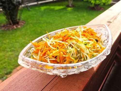 Morku-salotos-su-poru-ir-cukinija