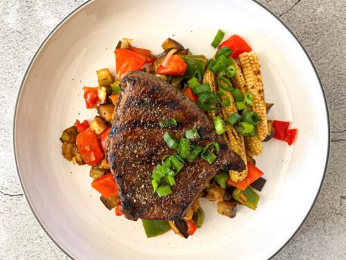 Jautienos-kepsnys-sojos-ir-cesnaku-marinate