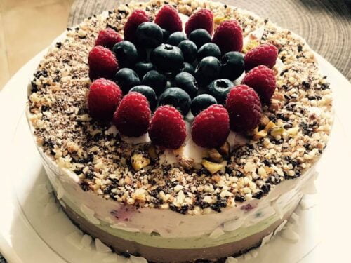 Grikiu-pagrindo-tortas-su-varske