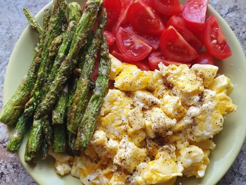 Kiausiniene-su-halumi-suriu-ir-smidrais