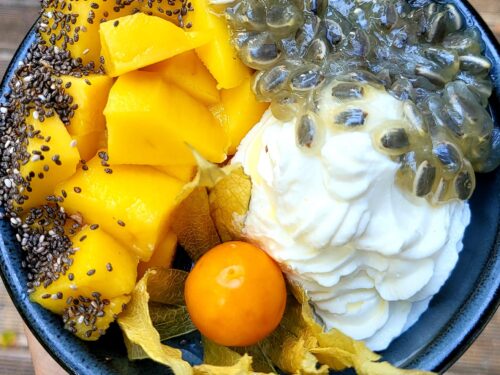 Saldyto-kefyro-varske-su-pasiflora-mangu-ir-chia