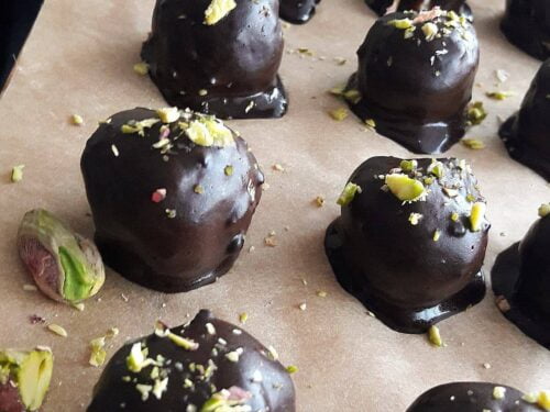 Rikotos-surio-ir-riesutu-vieno-kasnio-pyragaicia