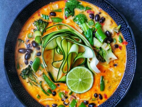 Harissa-ir-kokosu-gerimo-sriuba-su-pupelemis-ir-traskiomis-darzovemis