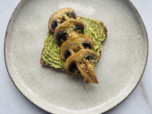 Sumustinis-su-keptais-pievagrybiais-ir-mieliu-dribsniais