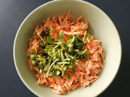 Morku-salotos-su-cukinija-ir-cesnaku