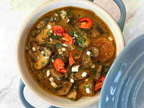 kiaulienos-ispjovos-troskinys-su-morkomis-ciobreliais-bei-rozmarinais