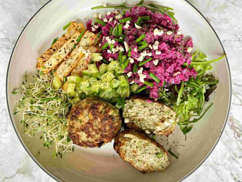 Vistienos-maltinukai-su-burokeliu-salotom-ir-saliero-bulvytem