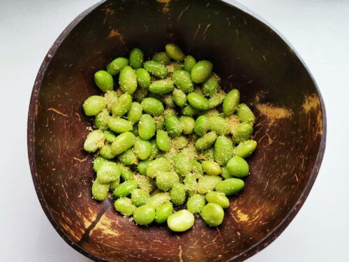 edamame-pupeliu-uzkandis-su-mieliu-dribsniais