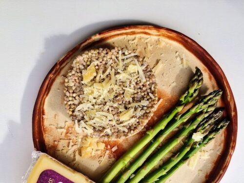 Nekepintu-grikiu-kose-su-tarkuotu-suriu-ir-smidrais