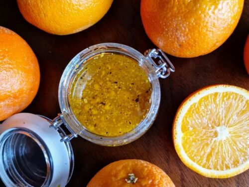 Apelsinu-sulciu-padazas-su-garstyciomis-ir-vyno-actu