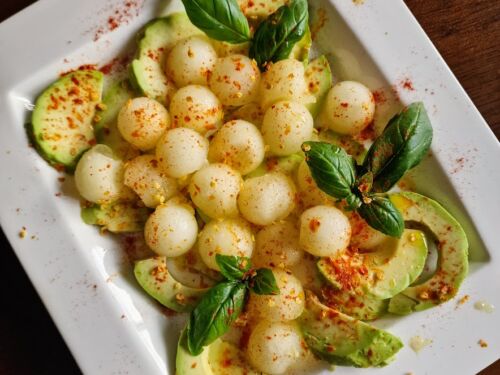 Meliono-ir-avokado-uzkandis-tiks-ir-svecius-pavaisinti_