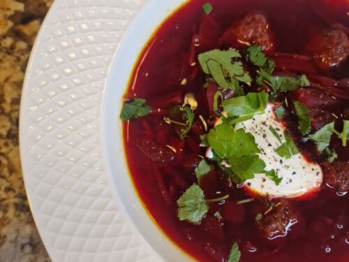 sildanti-burokeliu-sriuba-su-jautienos-kukuliukais