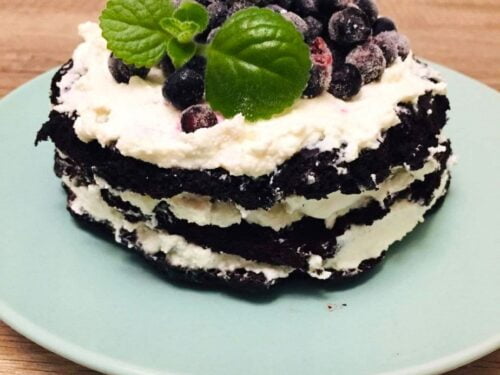 kakavinis-tortas-su-varskes-kremu-be-miltu