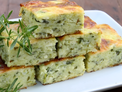 Varskes-apkepas-su-zalumynais-ir-mocarelos-suriu