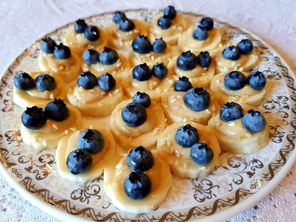 bananai-su-riesutu-kremu-ir-silauogemis