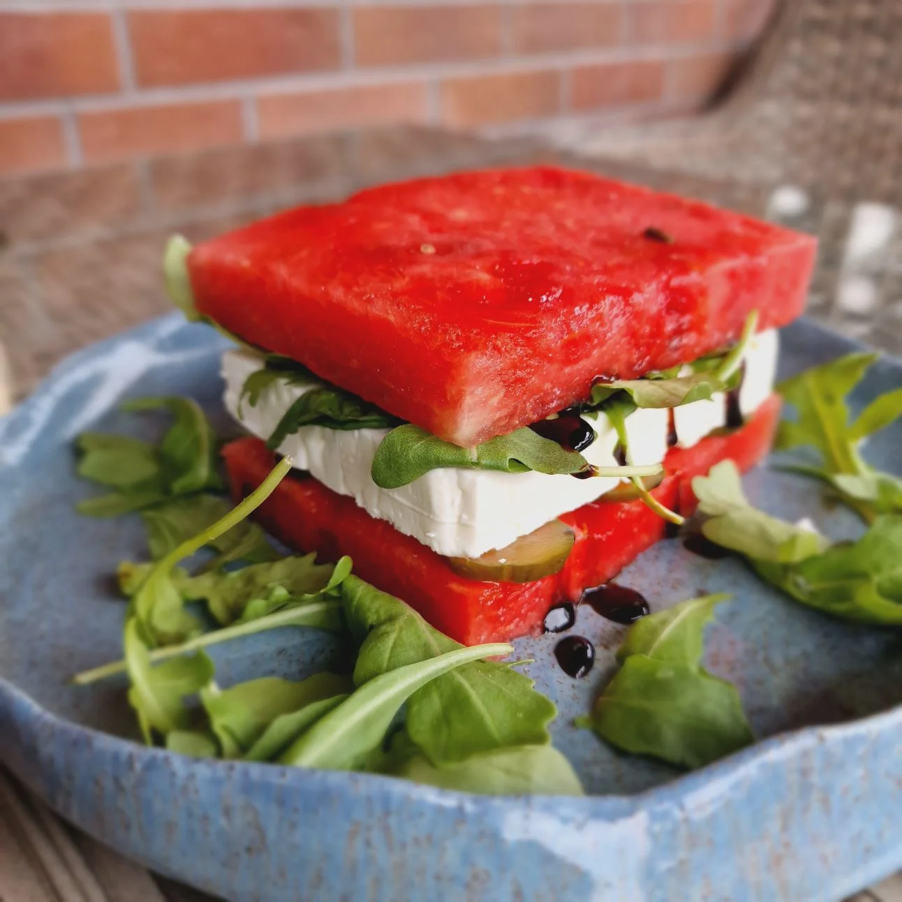 arbuzo-sumustinis-su-feta-ir-grazgarstemis