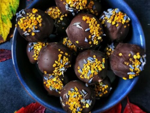 migdolu-miltu-rutuliukai-su-datulemis-ir-sokoladu