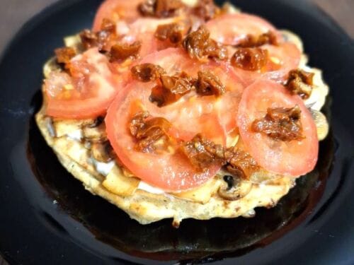 grudetos-varskes-pado-pica-su-pievagrybiais-ir-pomidorais