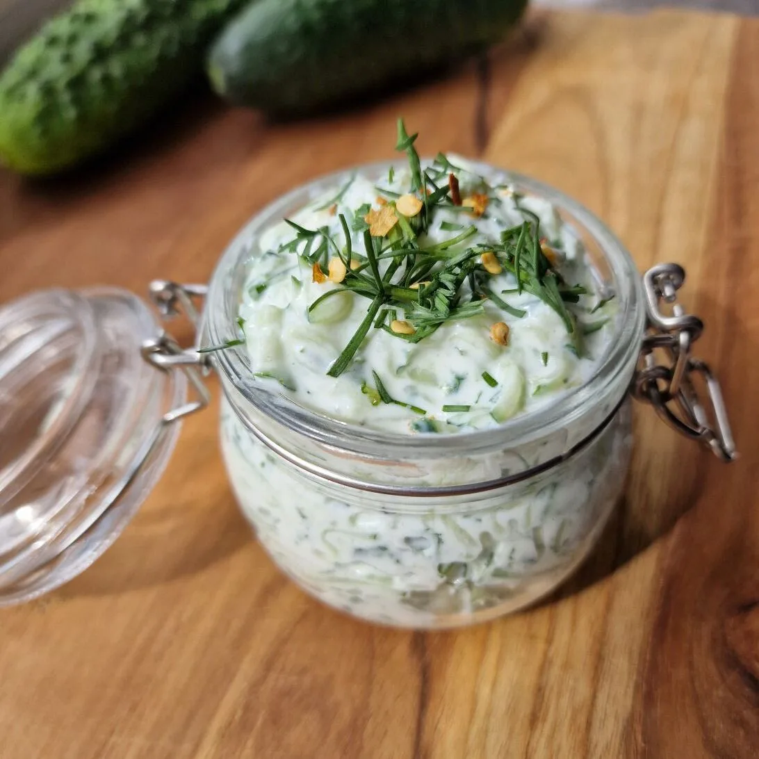 graikiskas-tzatziki-caciki-padazas_vaida-kurpiene_202505