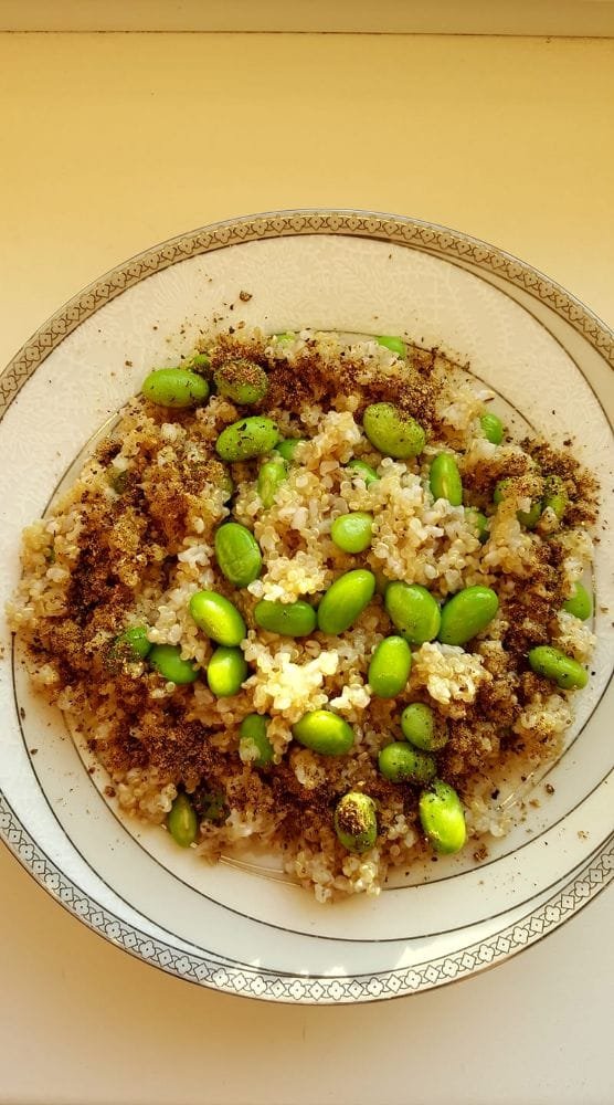 mieziu-ir-bolivines-balandos-kose-su-edamame-pupelemis