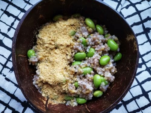 keturiu-grudu-kose-su-edamame-pupelemis-ir-mieliu-dribsniais