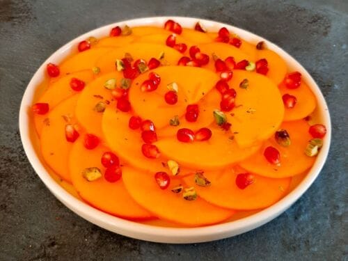 persimono-uzkandis-su-granatais-ir-pistacijomis