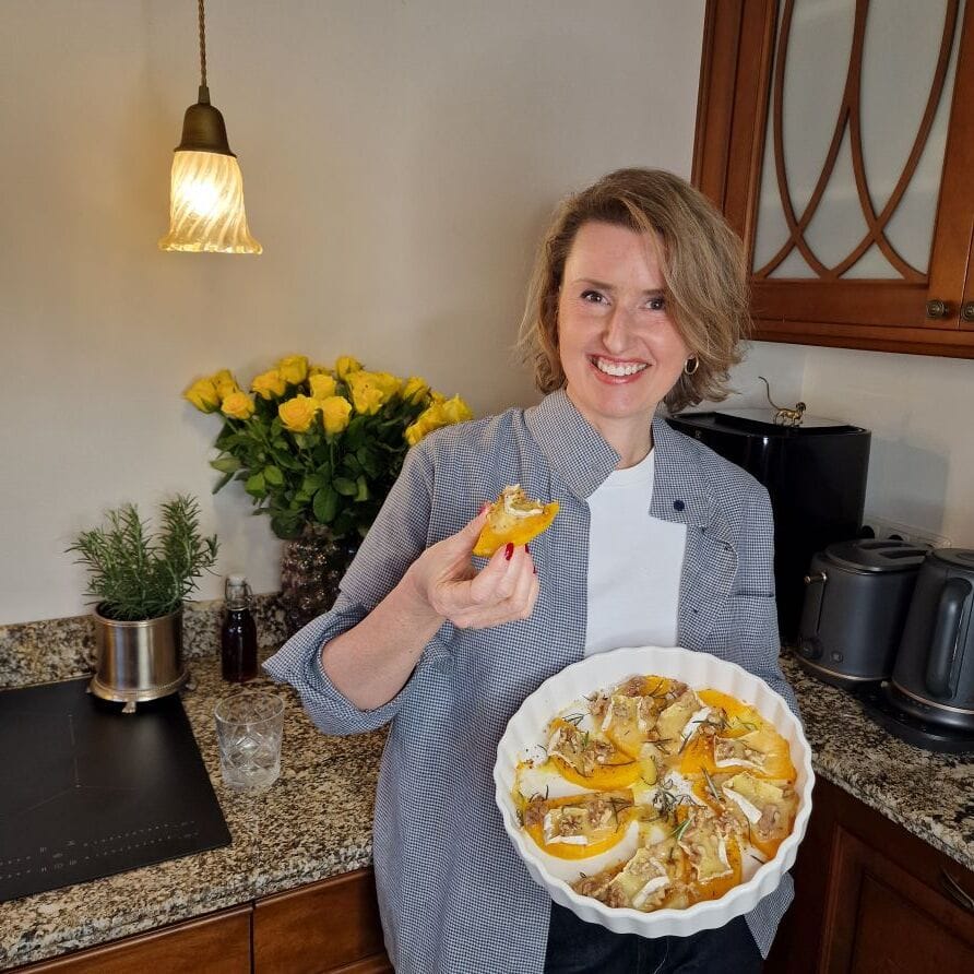 keptas-sviestinis-moliugas-su-kamambero-suriu-ir-riesutais