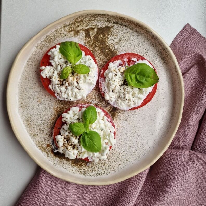 uzkandis-greitiems-pietums-grudeta-varske-su-pomidorais