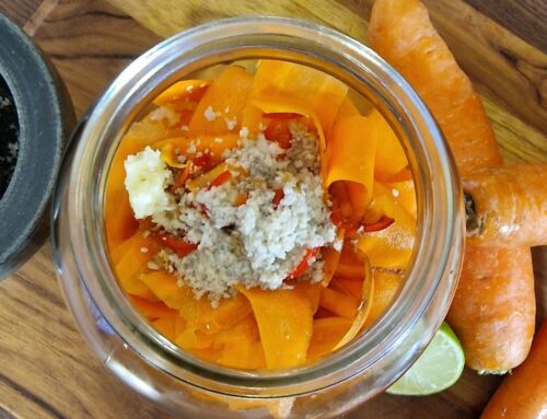 Aštrios morkų salotos su sezamu ir soja – namams ir į darbą neštis 