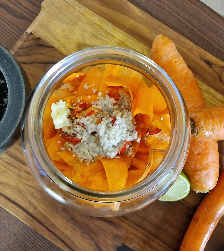 astrios-morku-salotos-su-sezamu-ir-soja