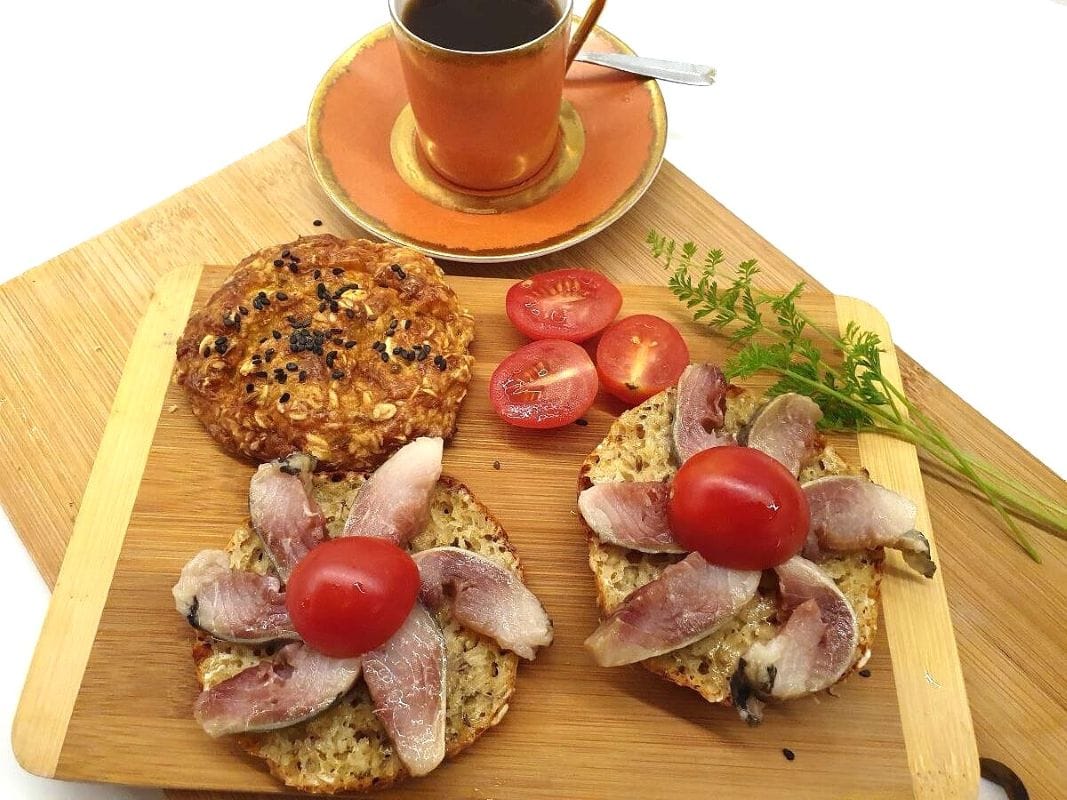 sumustinis-su-sudyta-silke-ir-pomidorais