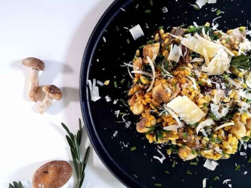 Risoto iš lukštentų spindulinių pupuolių ir grybų